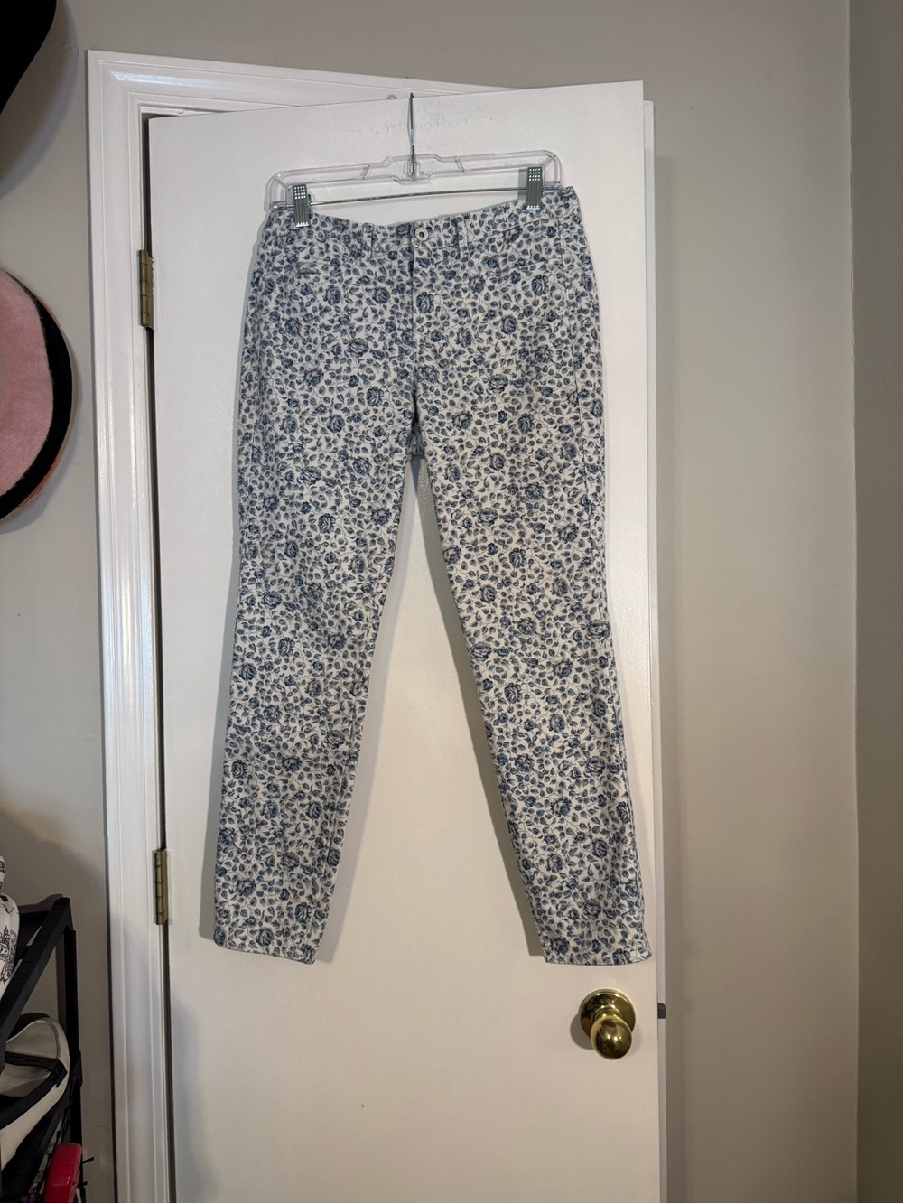 Madewell White Pants w/ Blue Floral Print romantic style for every day wear